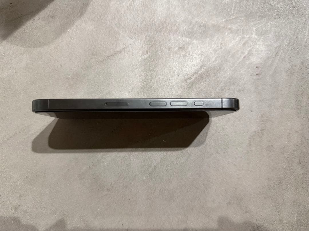 iPhone15 Pro 128GB ブラックチタニウム Apple