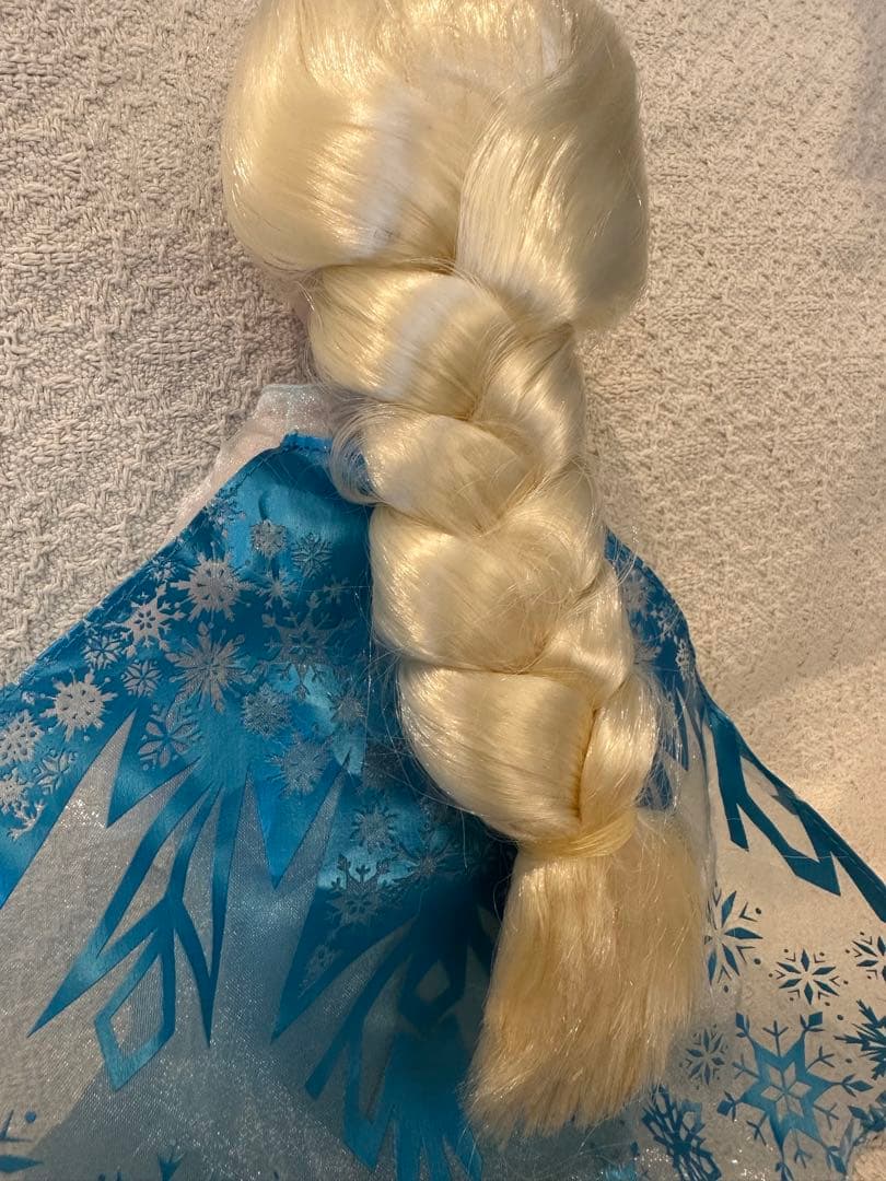 レア！！エルサ　人形　イッツアスモールワールド　プリンセスドール　アナ雪