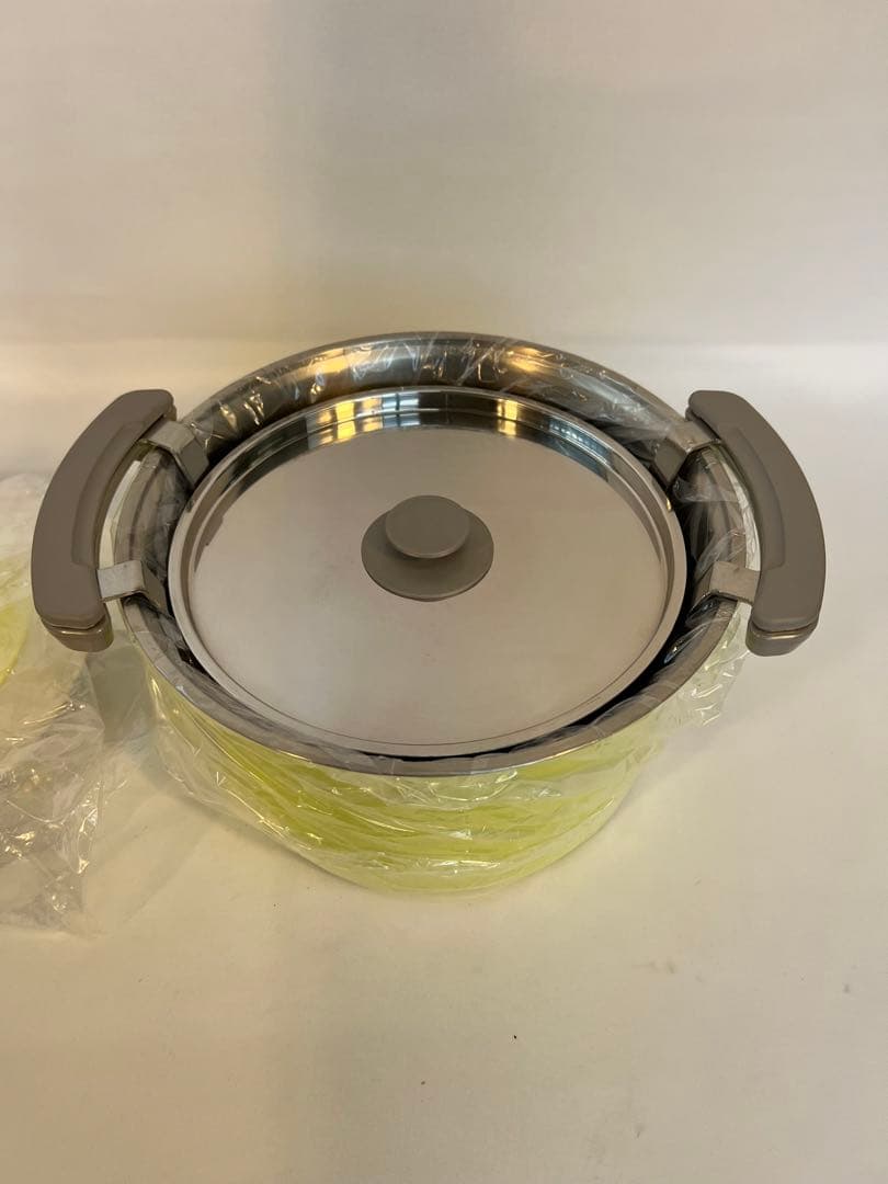 サーモスの真空保温調理器　シャトルシェフ3、0L