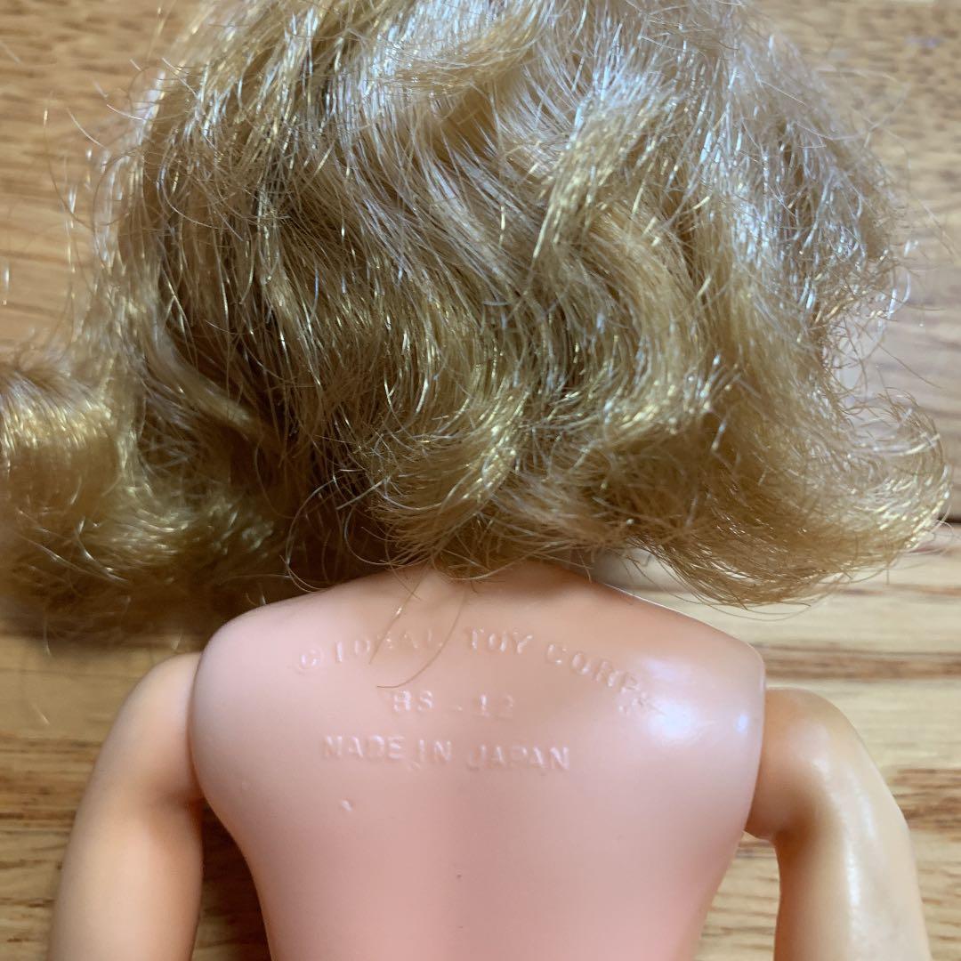 女の子　お人形