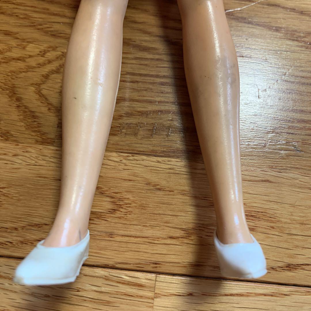 女の子　お人形