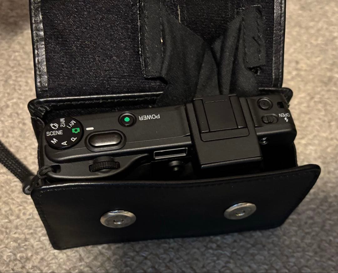 RICOH GX100 ケース付　一部難あり