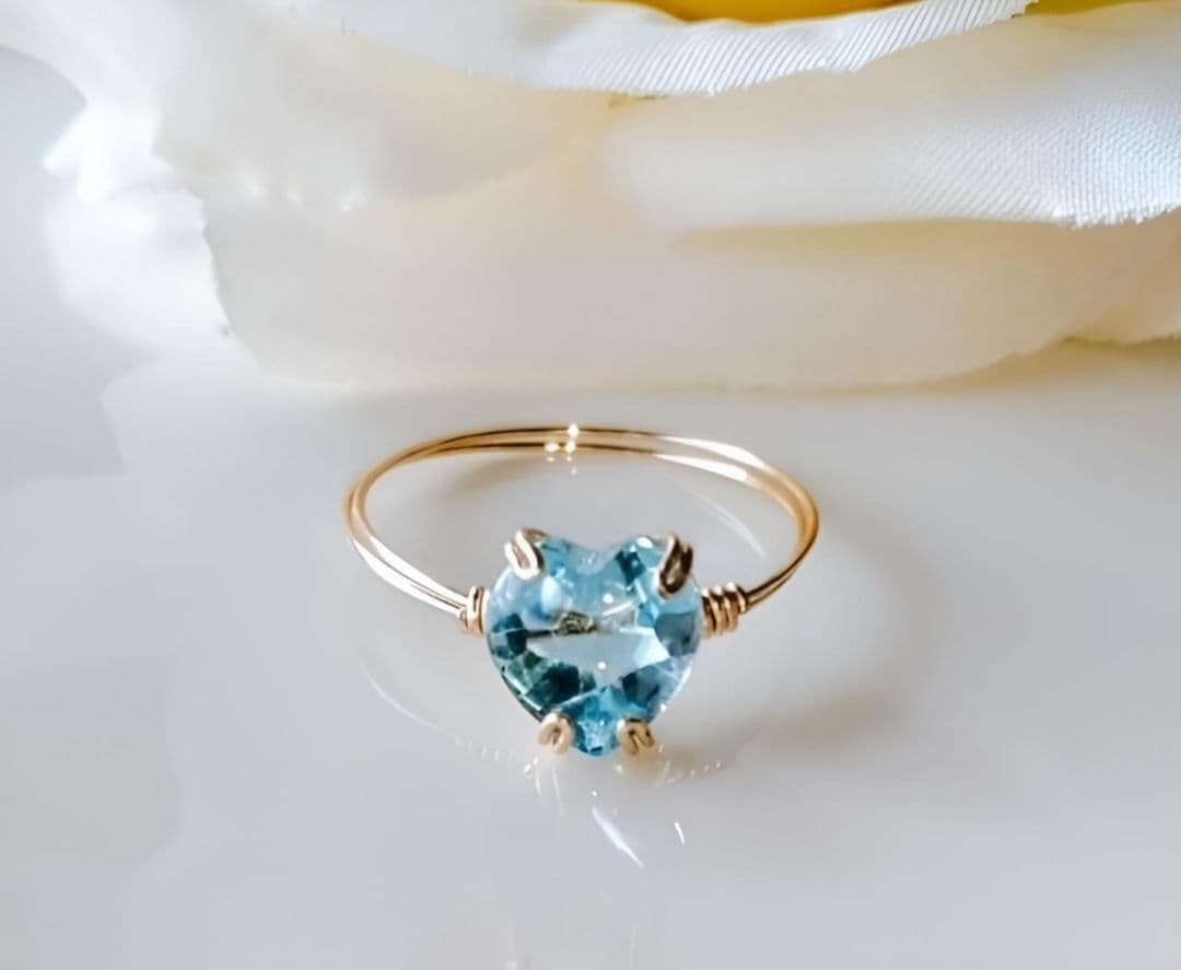 Kgf14 宝石ルース スイスブルートパーズ ハート ファセット 爪留め リング