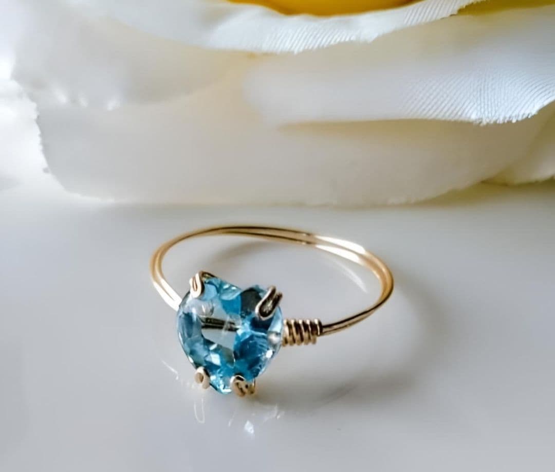 Kgf14 宝石ルース スイスブルートパーズ ハート ファセット 爪留め リング