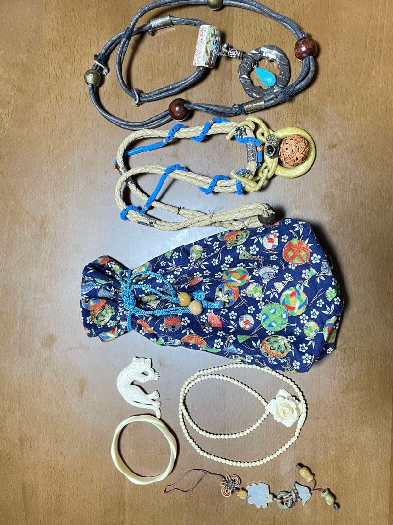 アクセサリー6点まとめ売り ネックレス　 ブレスレッド　ブローチ等　巾着袋付き