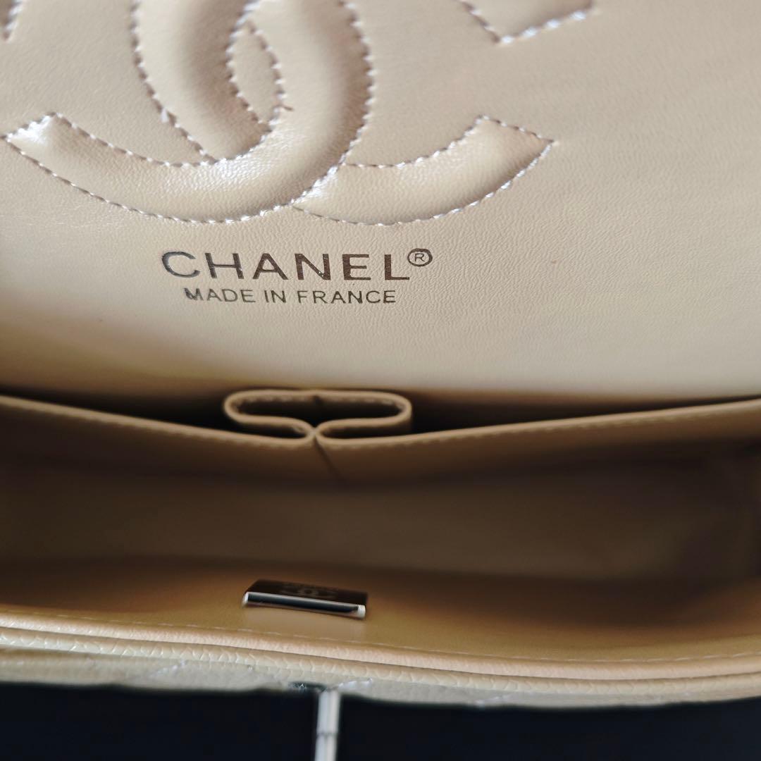 ベージュ キルティングショルダーバッグ