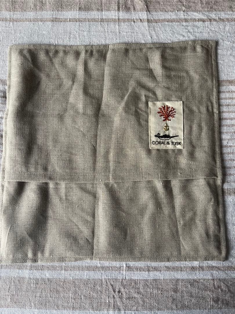 Coral & Tusk クッションカバー Hummingbird Hearts