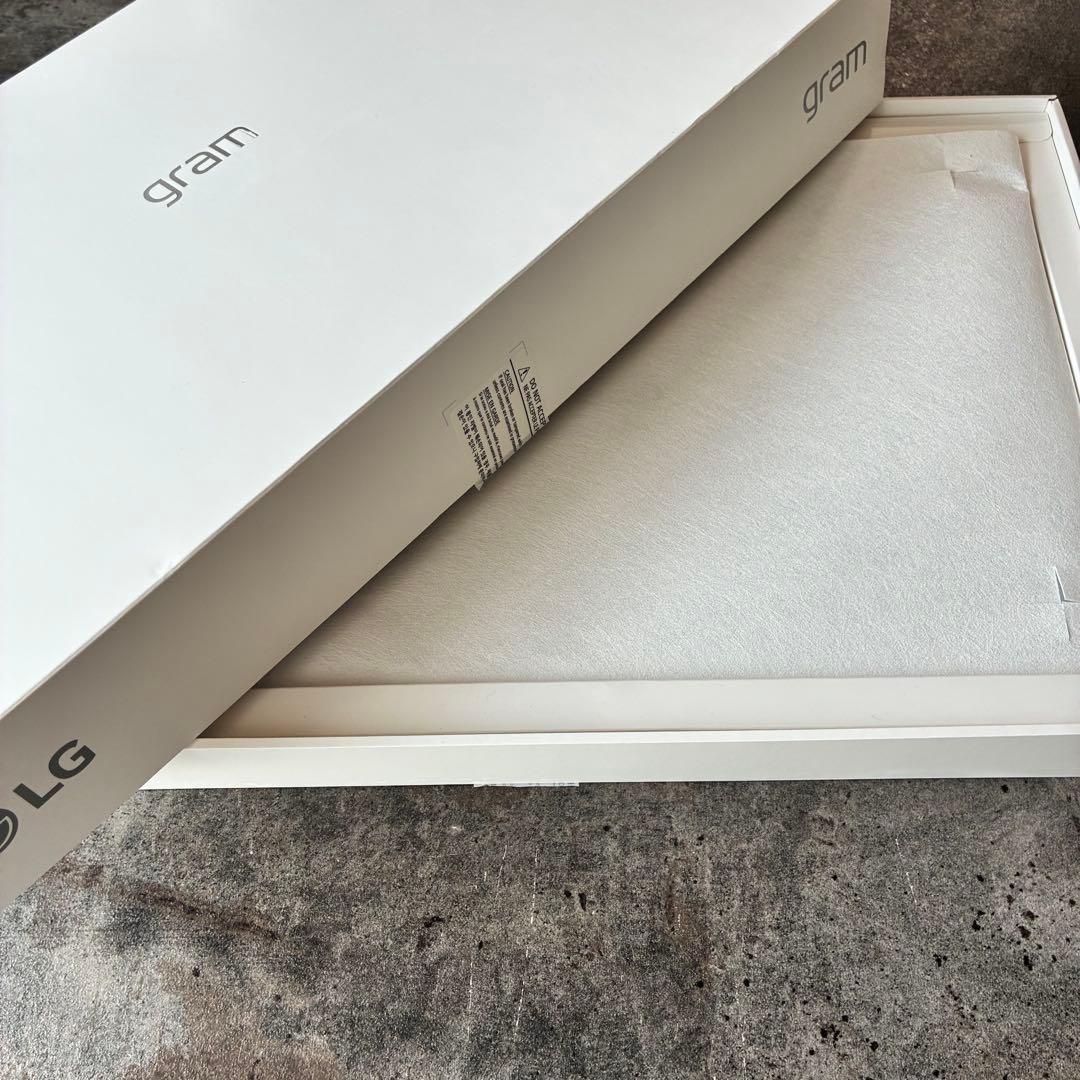 【2025年最新/保証付】LG 14インチ i5/16/512 999g 箱付