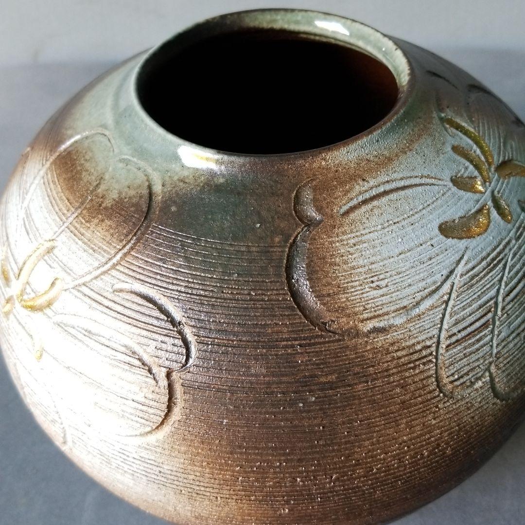 木箱入り 信楽焼 花瓶 花入れ 金彩クシ目花彫 直径２２cm