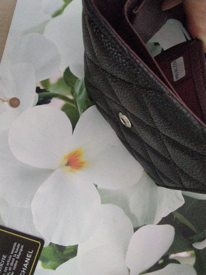 CHANEL 三つ折り財布 ブラック(キャビアスキン本革)♥値下げ32000→