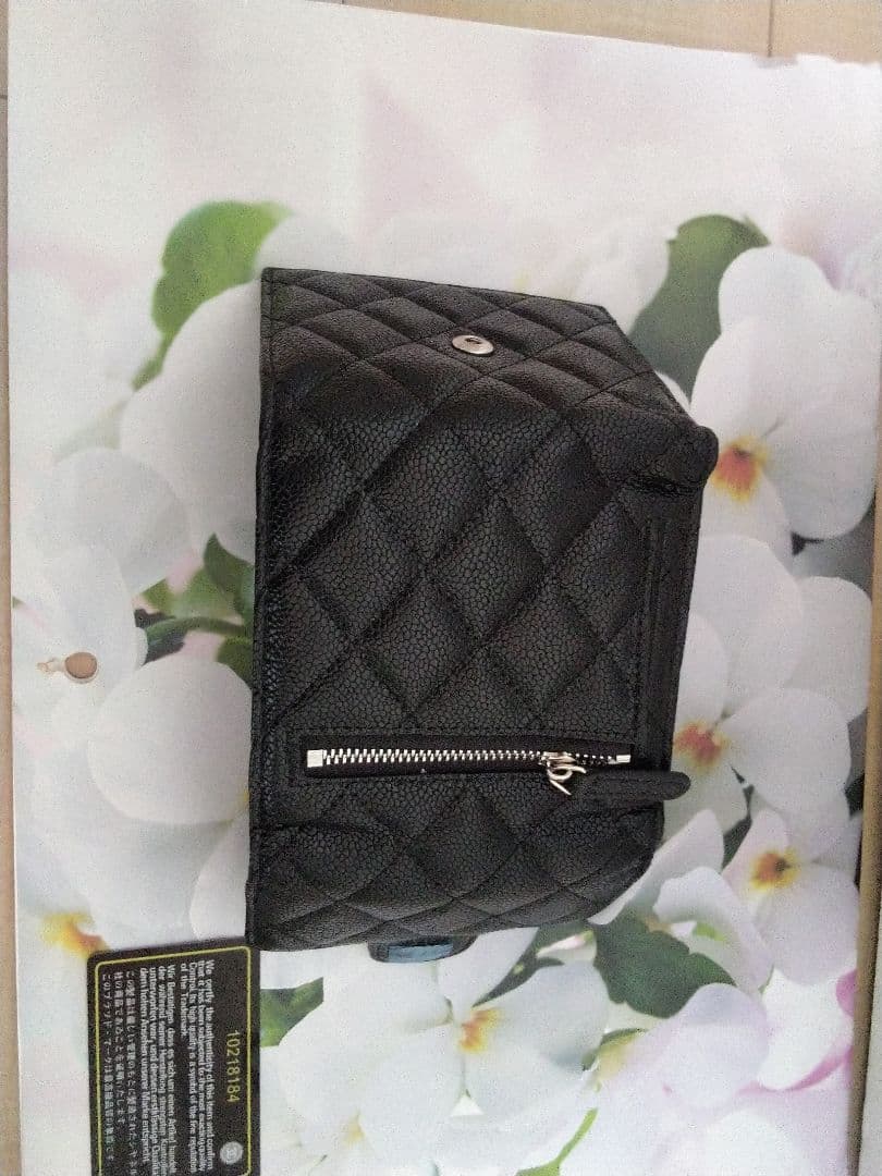 CHANEL 三つ折り財布 ブラック(キャビアスキン本革)♥値下げ32000→