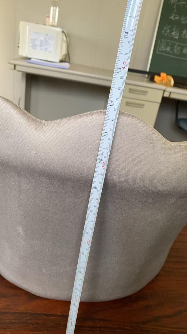 シェル型グレー椅子 金属脚付き 訳あり品　写真をご確認 SF04-04