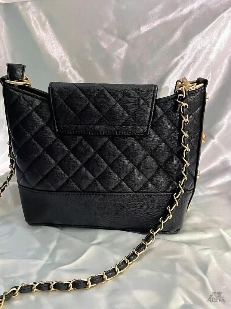 ノベルティ CC ロゴ チェーン ショルダー バック