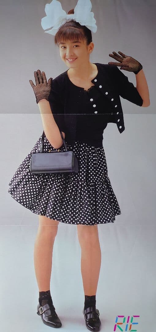 宮沢りえ　1988年〜1989年 大量　切り抜き　ファイル　2冊　120P