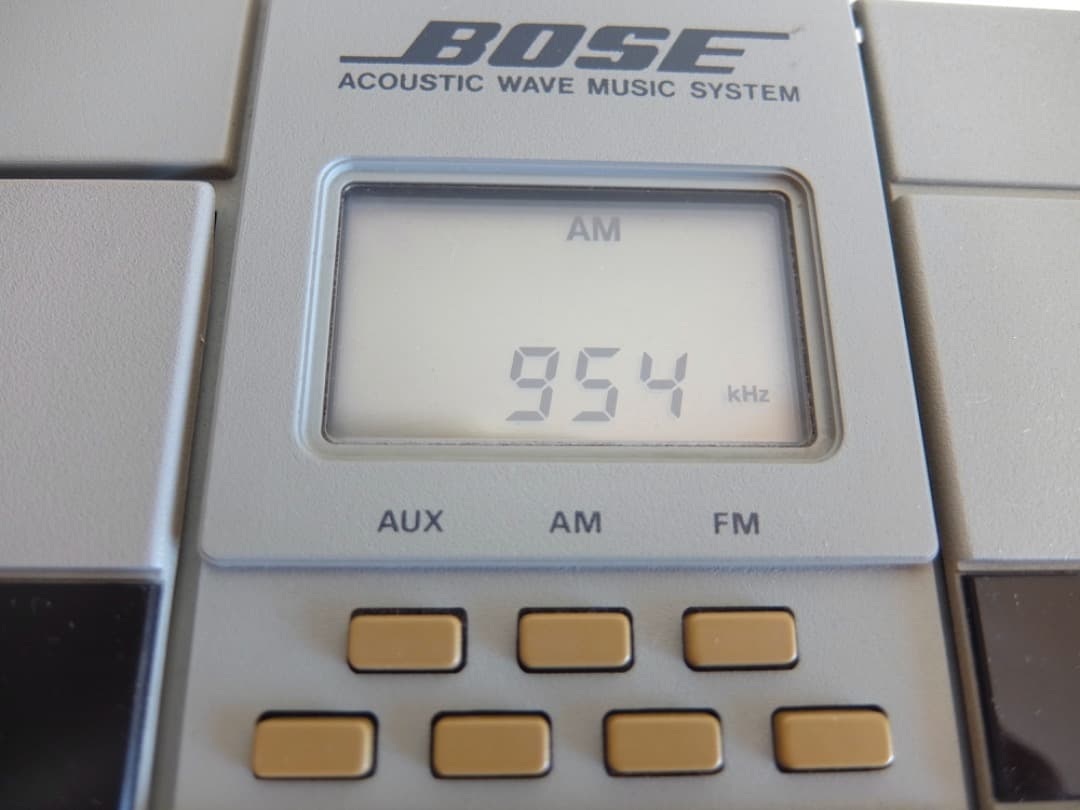 BOSE ボーズCDラジカセ AW-1D カセット可動、ラジオ受信可、CDやや難