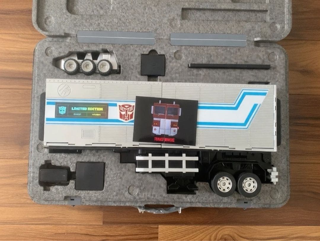 その他 Flagship Optimus Prime Trailer Set