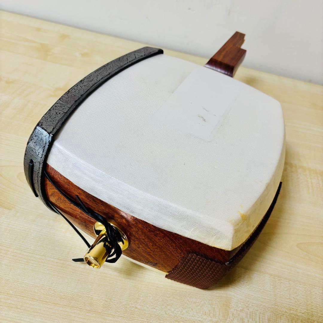 津軽三味線　本体のみ　破れなし　和楽器　弦楽器　民謡　細密細工　三味線　送料込み