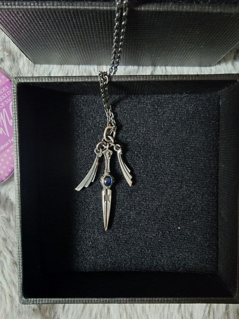 英雄伝説　碧の軌跡　ワジver.シルバーペンダント　缶バッジセット