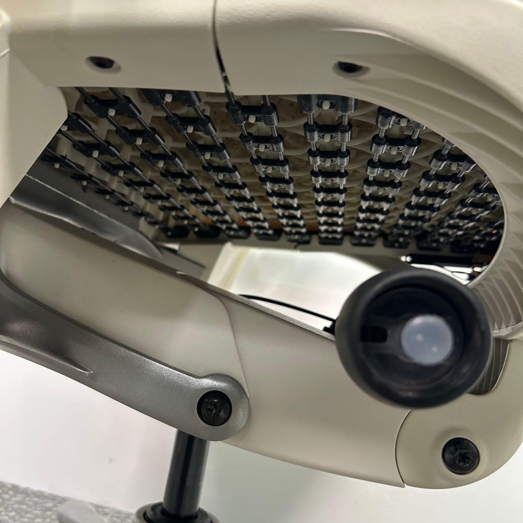 Q. エンボディチェア 最高級 ハーマンミラー オレンジ系　　Embody