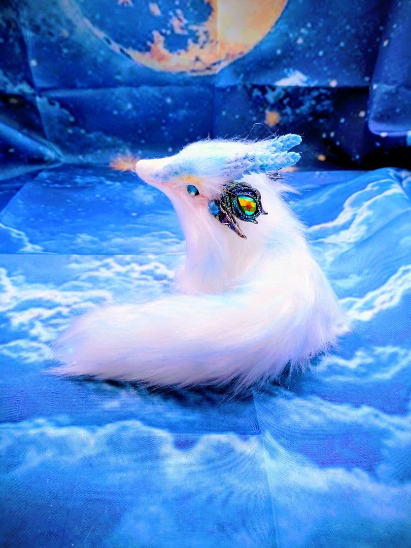 小さめな精龍　アートドール ドラゴン 幻獣 ハンドメイドぬいぐるみ Dragon