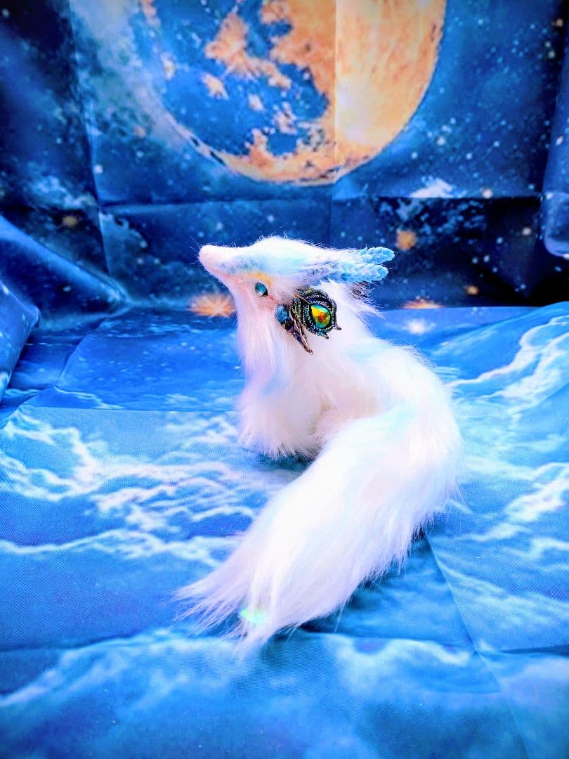 小さめな精龍　アートドール ドラゴン 幻獣 ハンドメイドぬいぐるみ Dragon