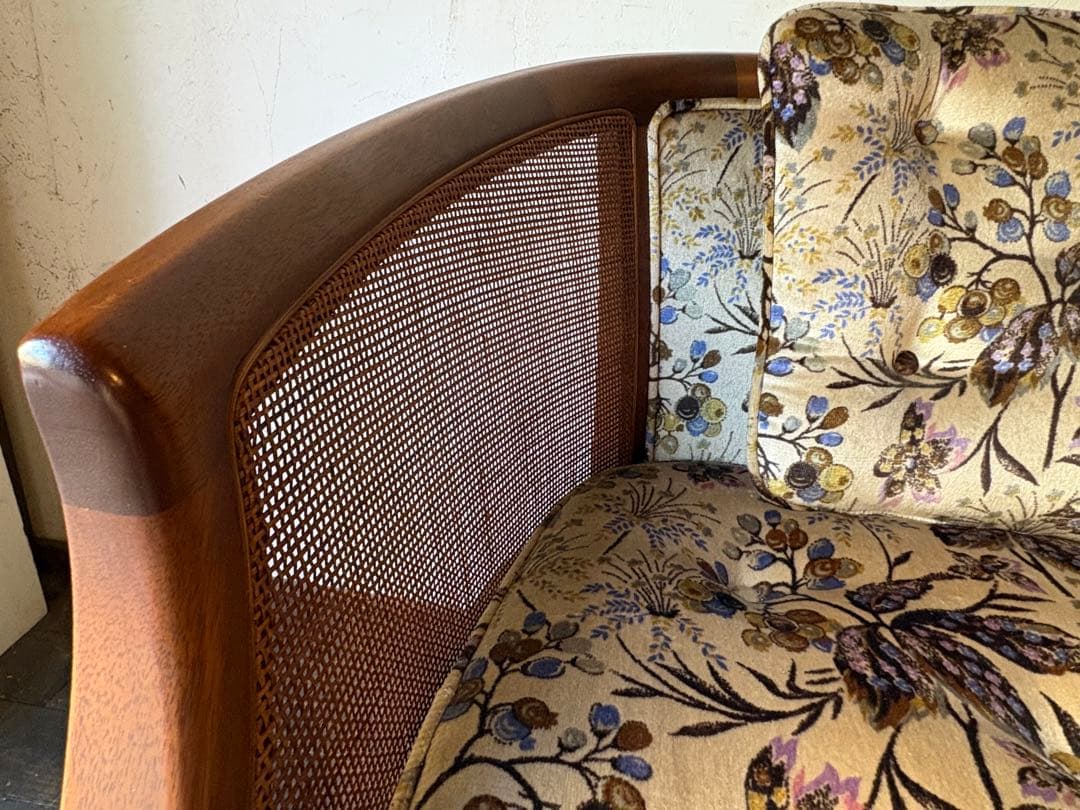 マルニ 花柄クッションの2人掛けソファ maruni