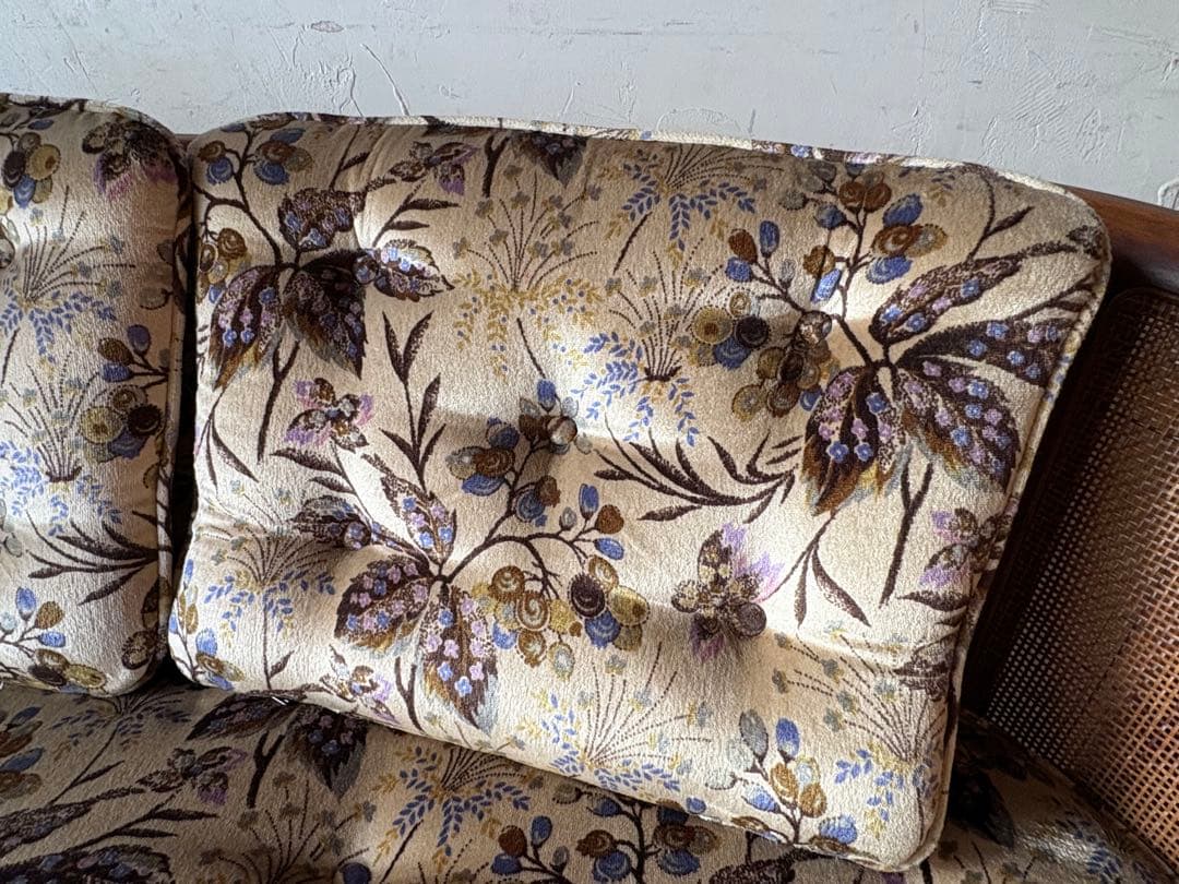 マルニ 花柄クッションの2人掛けソファ maruni