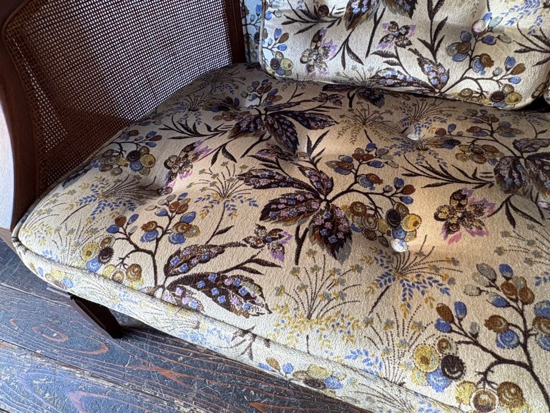 マルニ 花柄クッションの2人掛けソファ maruni