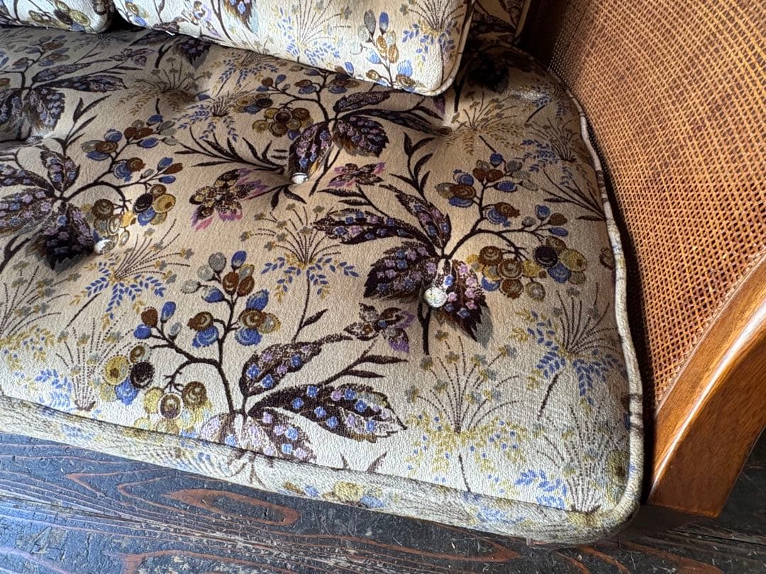 マルニ 花柄クッションの2人掛けソファ maruni