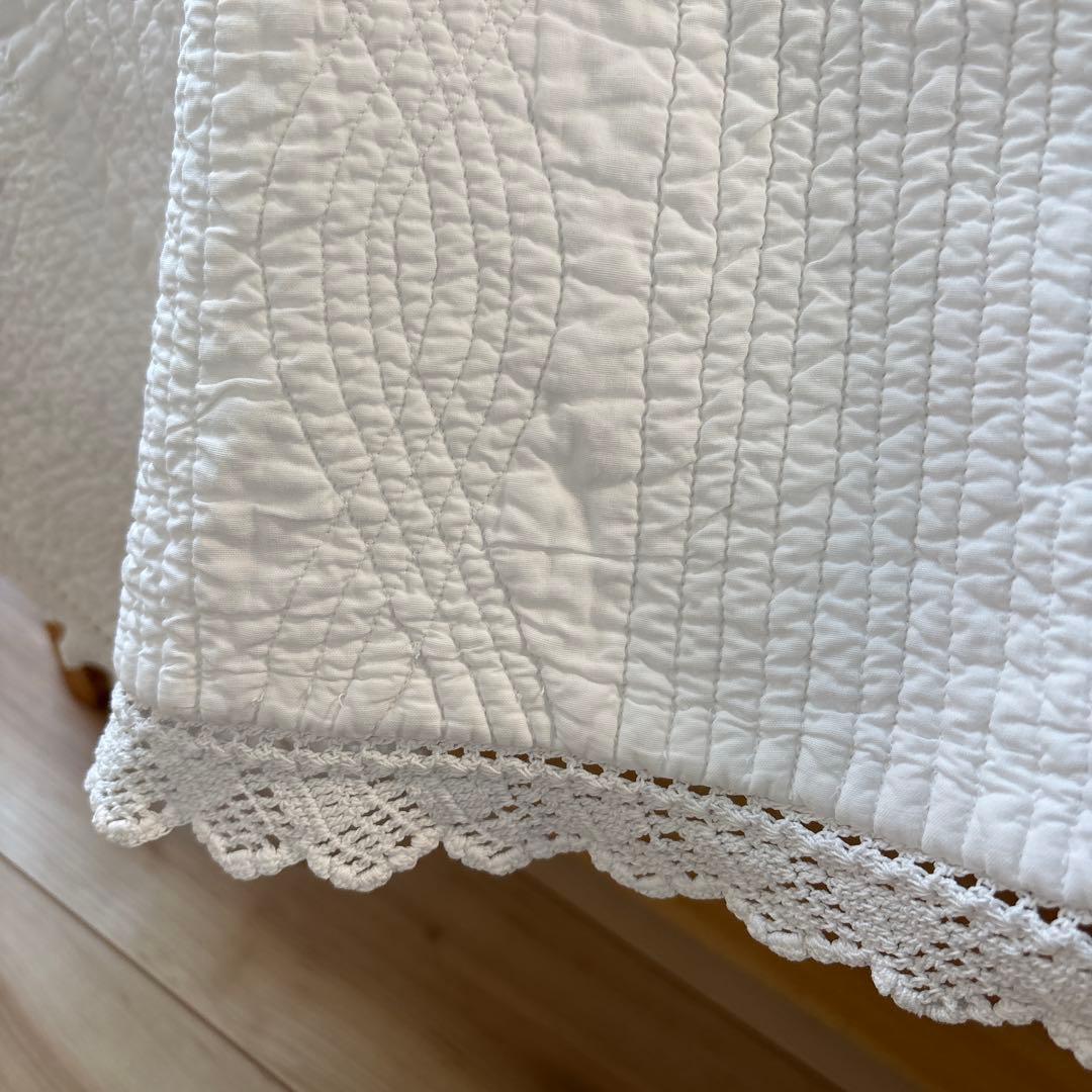 ラルフローレン　ホワイト ベッドカバー キルトステッチレース縁取り　ダブルサイズ