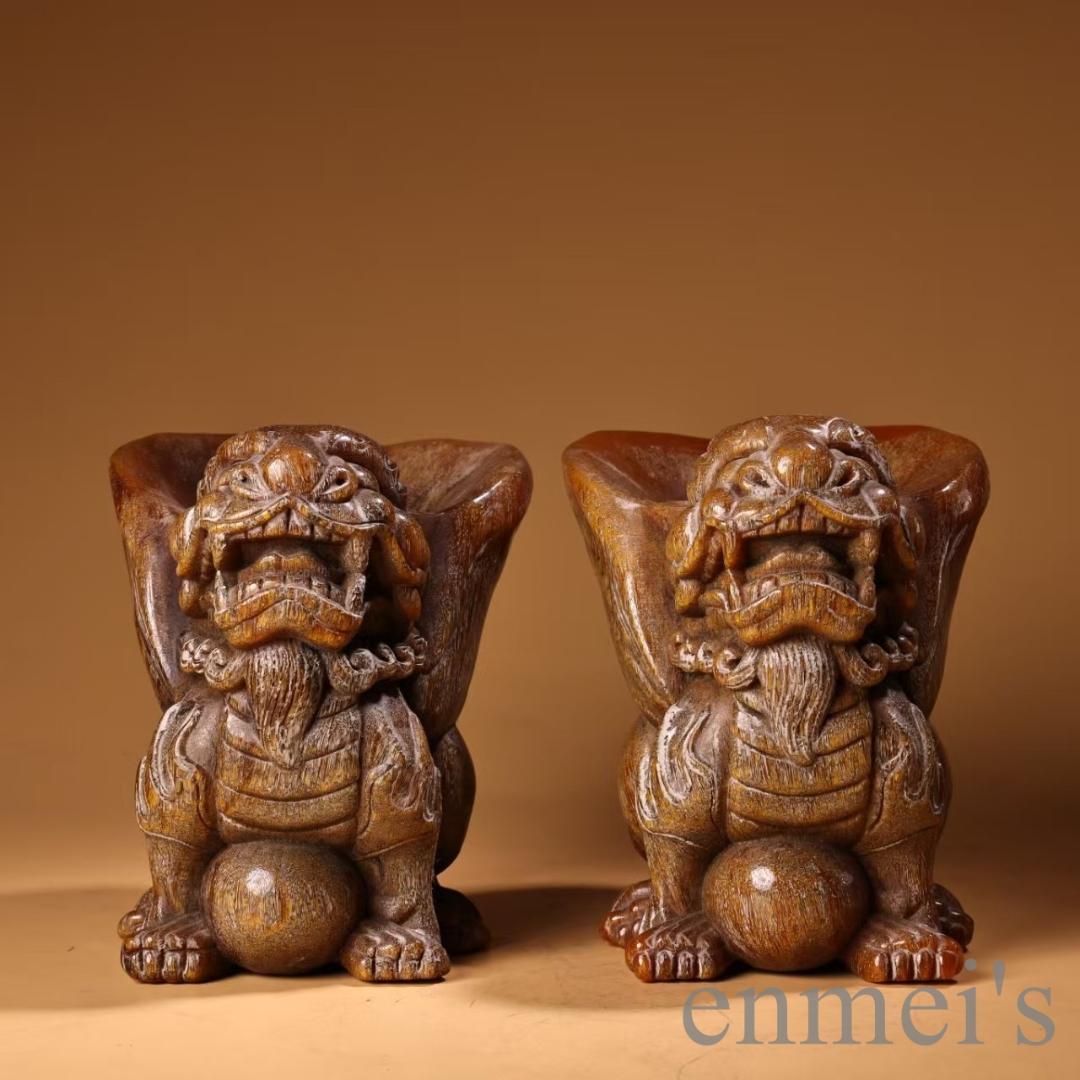 中国古美術 旧蔵『清代 牛角 獸酒杯 一対』酒具 高浮彫 老漆器箱付 文房置物