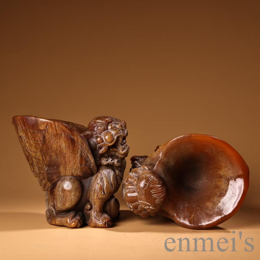 中国古美術 旧蔵『清代 牛角 獸酒杯 一対』酒具 高浮彫 老漆器箱付 文房置物