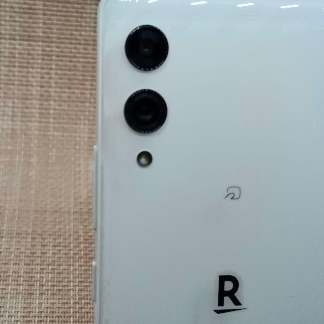 ③Rakuten Hand 5G P780 ホワイト　128GB SIMフリー