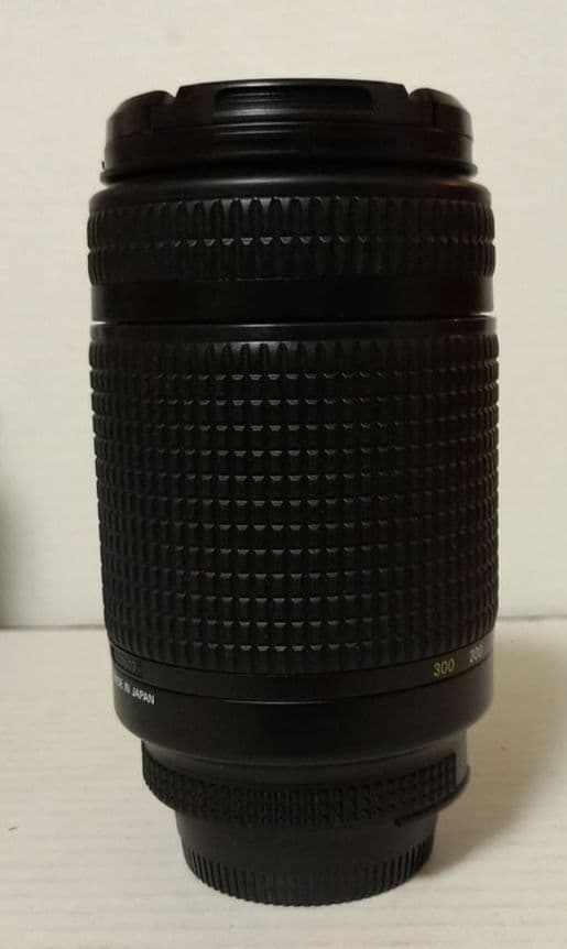 ニコン　レンズ　ED　AF　NIKKOR　70-300mm　1:4-5.6D