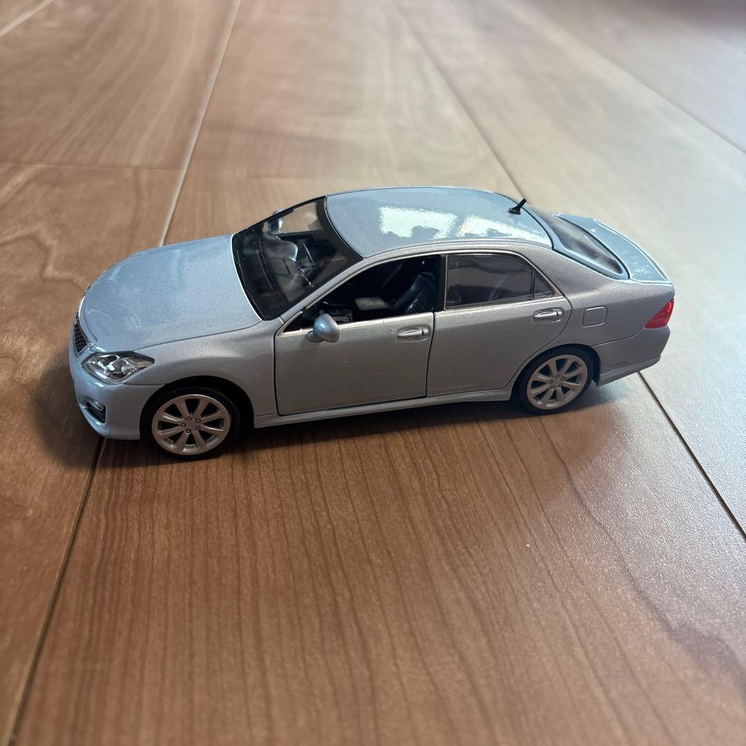 【非売品】TOYOTA クラウン　色見本ミニカーライトブルーマイカメタリック