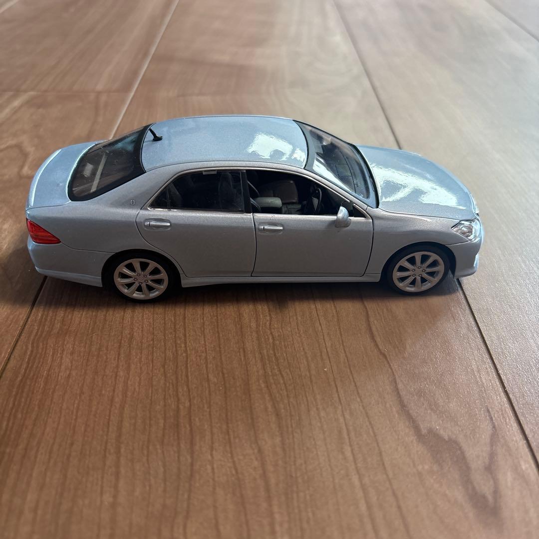 【非売品】TOYOTA クラウン　色見本ミニカーライトブルーマイカメタリック