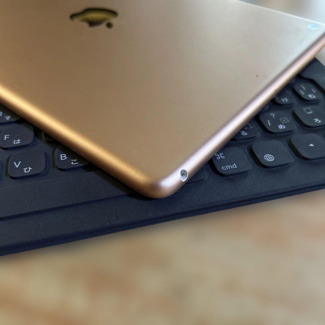 iPad 第7世代 128GB ゴールド Wi-Fi 純正スマートキーボード