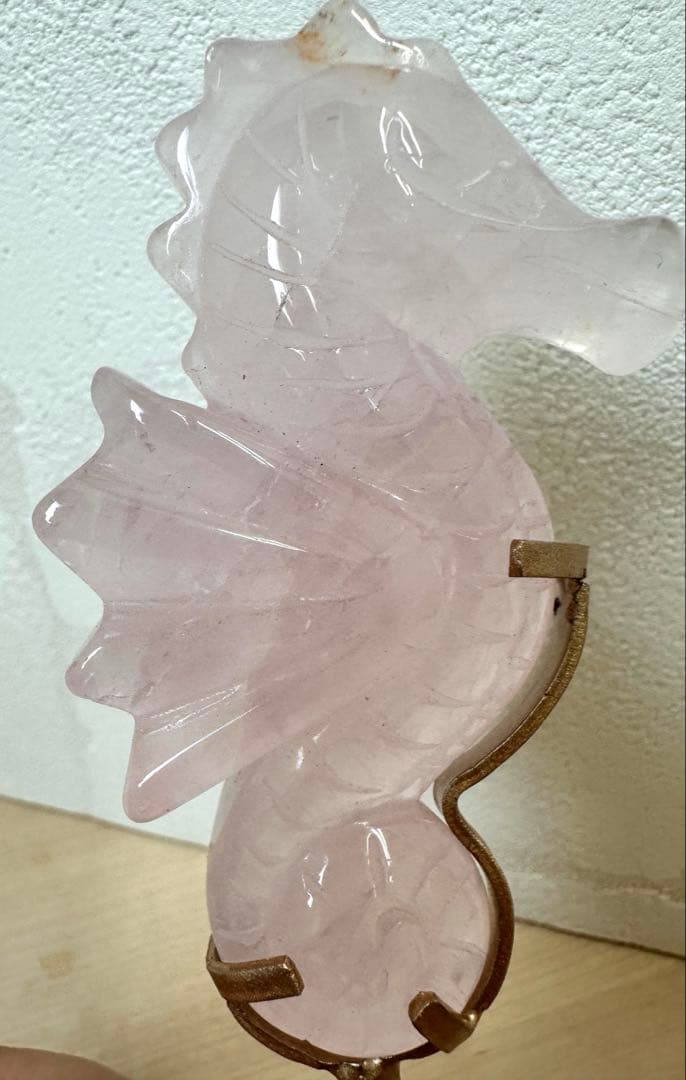 ローズクォーツ　タツノオトシゴ　スタンド付き　②