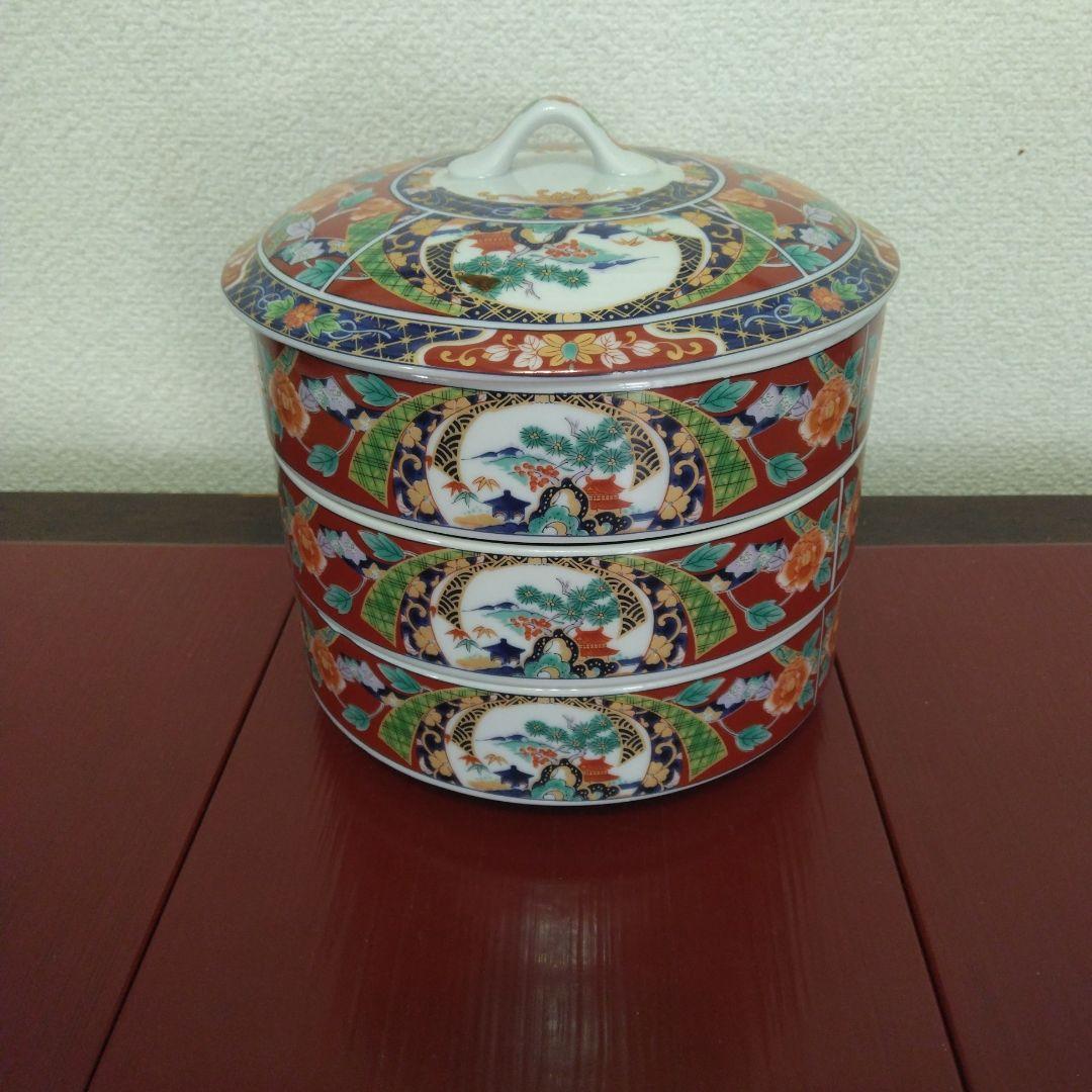 (値下げ）有田焼　昇龍窯　古伊万里　染め錦　金彩吉祥古典柄　三段重ね　蓋付重ね鉢