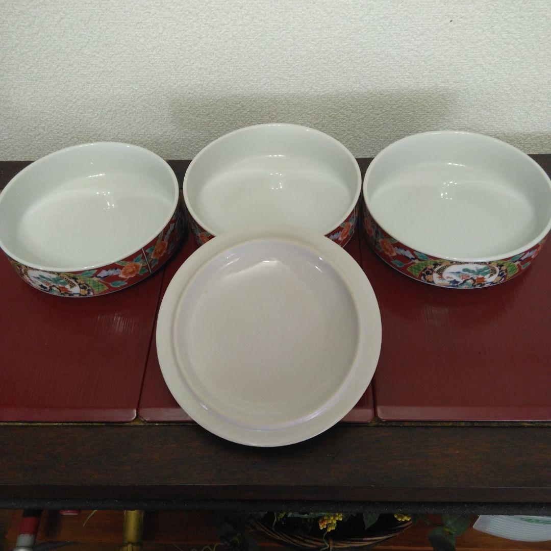 (値下げ）有田焼　昇龍窯　古伊万里　染め錦　金彩吉祥古典柄　三段重ね　蓋付重ね鉢