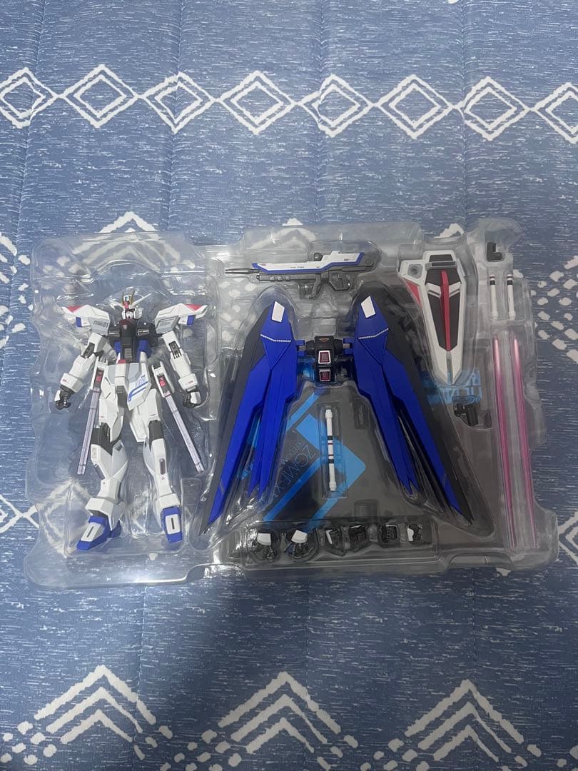 L ROBOT魂 フリーダム＆ジャスティス＆プロヴィデンスガンダム