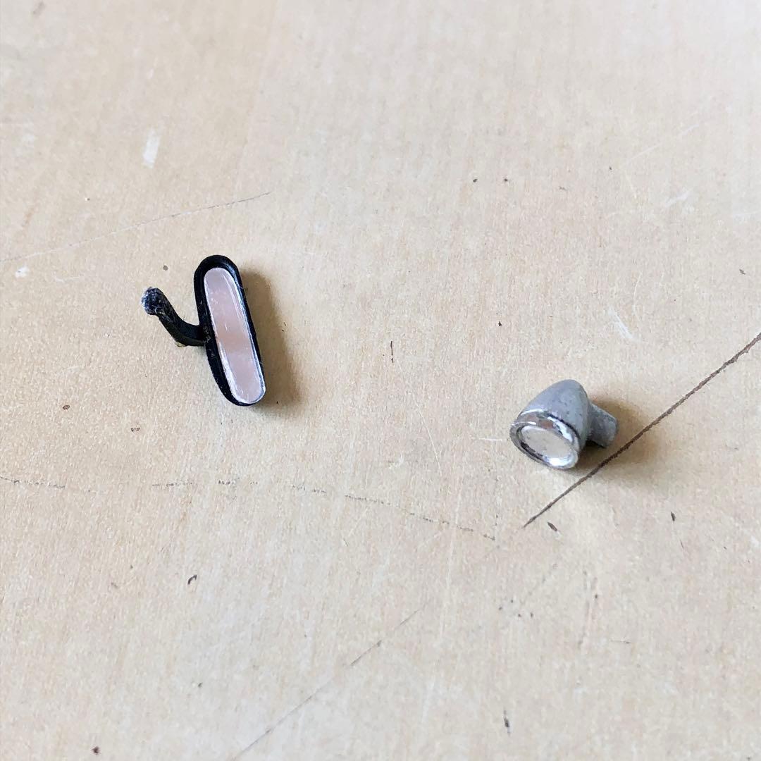 オートアート 1/18 トヨタ2000GT パーツ破損