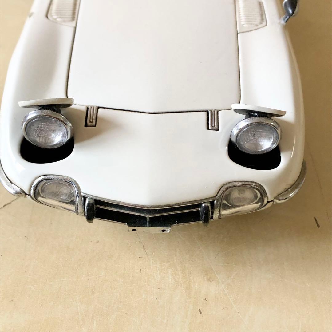 オートアート 1/18 トヨタ2000GT パーツ破損