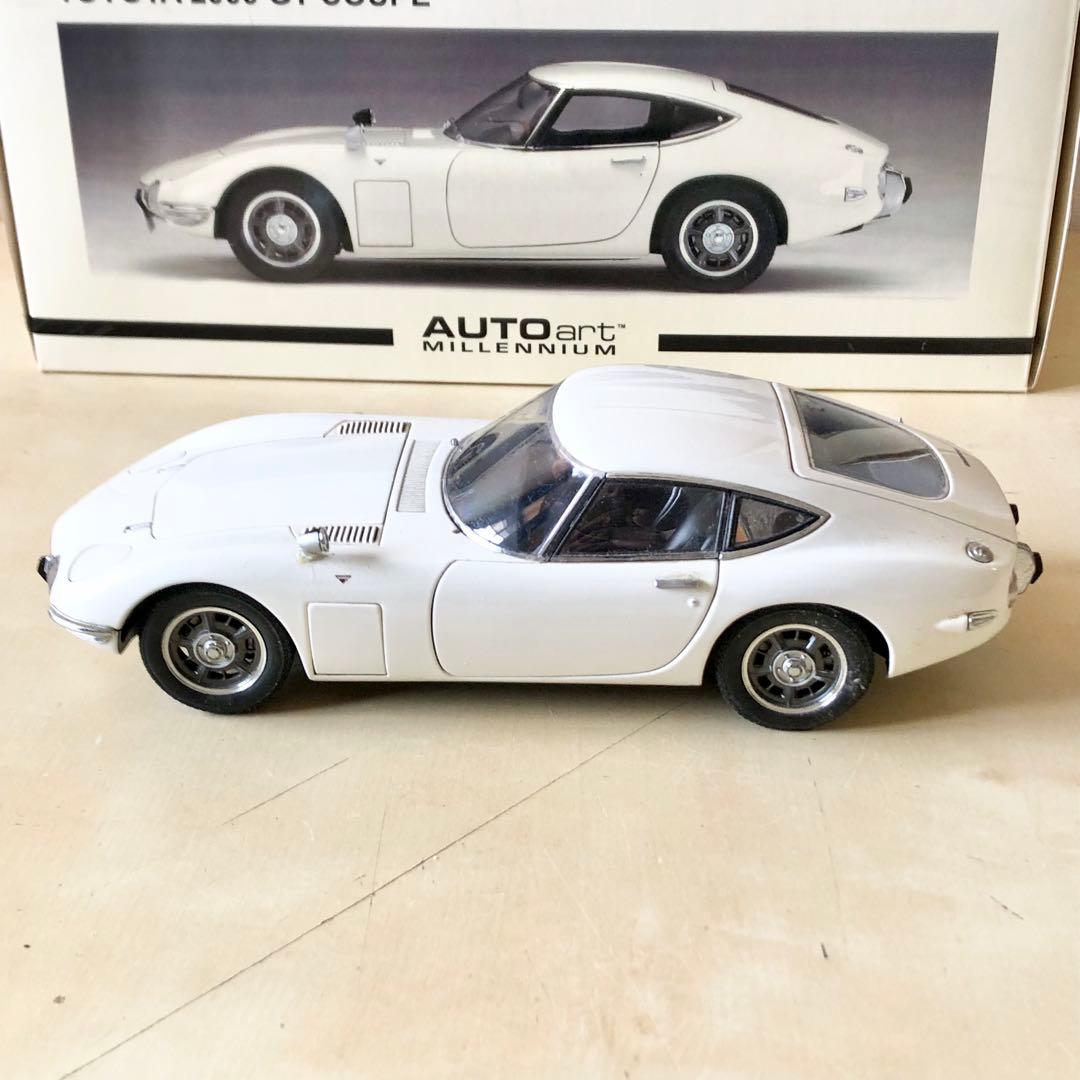 オートアート 1/18 トヨタ2000GT パーツ破損