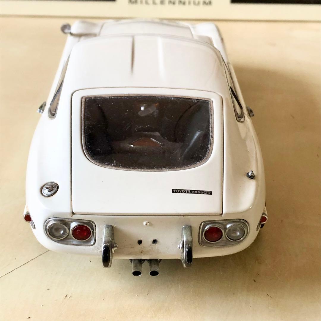 オートアート 1/18 トヨタ2000GT パーツ破損