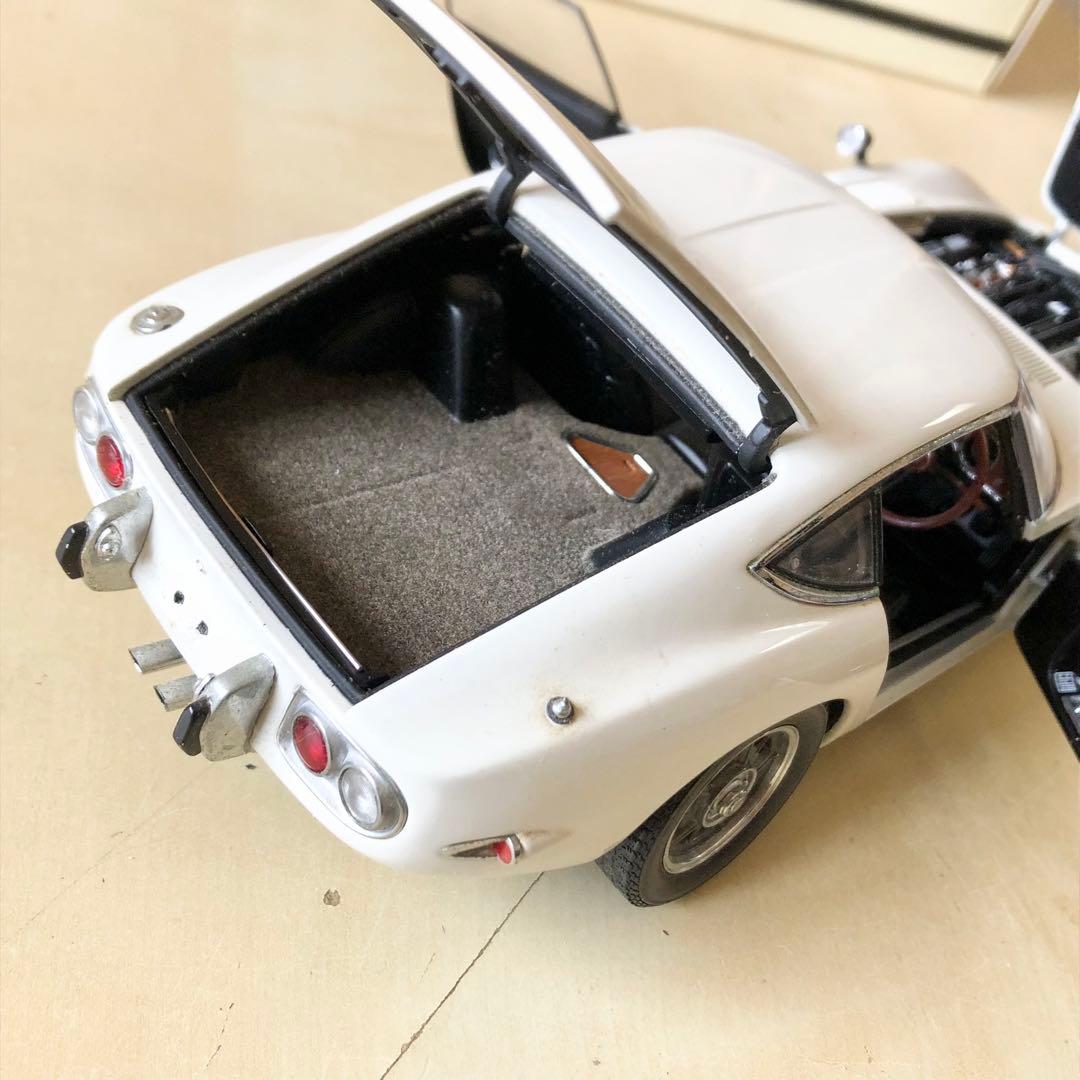 オートアート 1/18 トヨタ2000GT パーツ破損