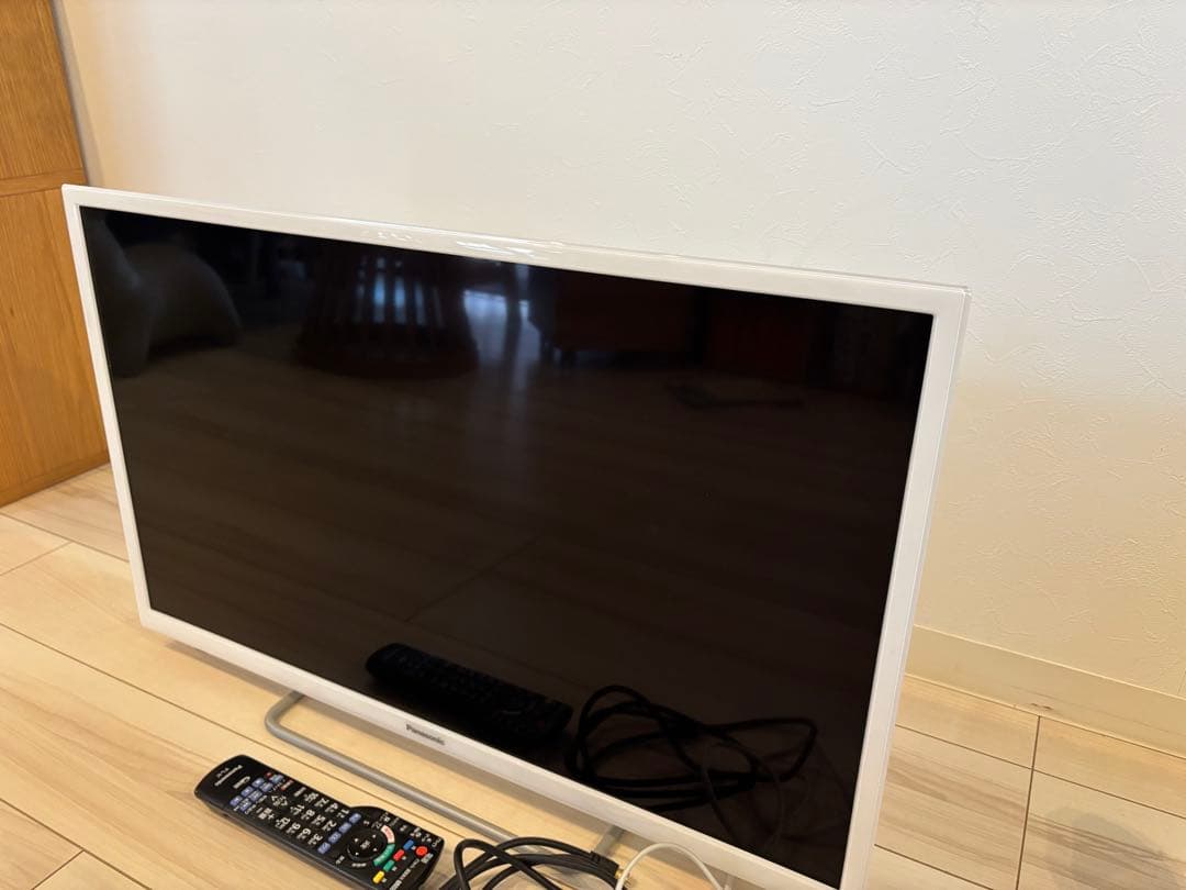 ガード付き　Panasonic TV ビエラ32型　TH32ES500-w