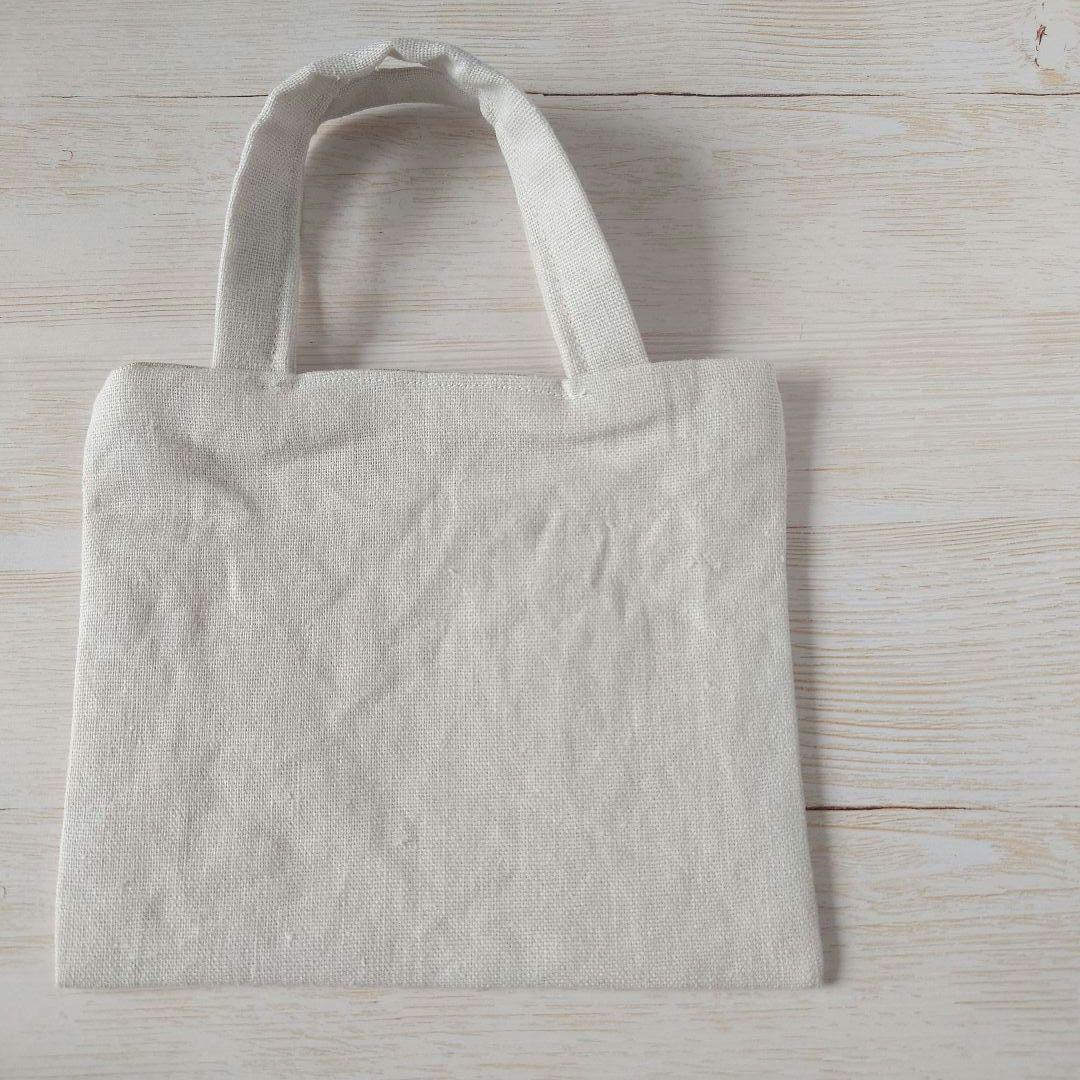 手刺繍入ちっちゃなぺたんこトートバック【花と蝶々】