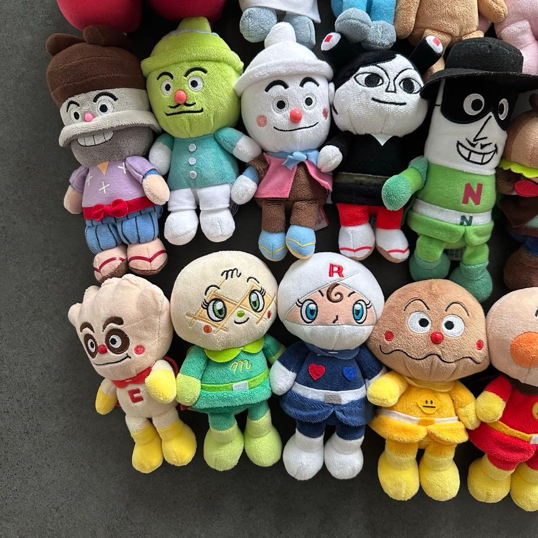 アンパンマンぬいぐるみ35点まとめ売り