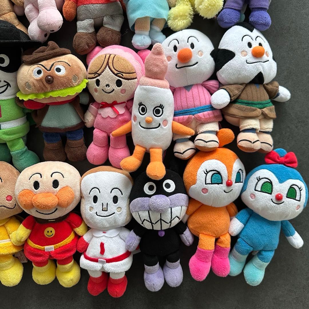 アンパンマンぬいぐるみ35点まとめ売り
